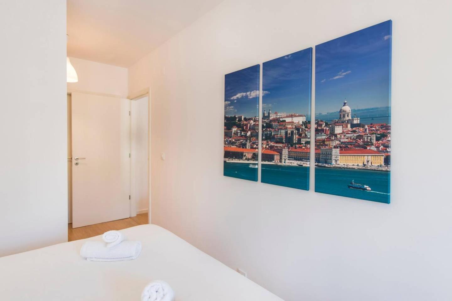 Comfortable Apartment In Campo Pequeno Lisbon Luaran gambar