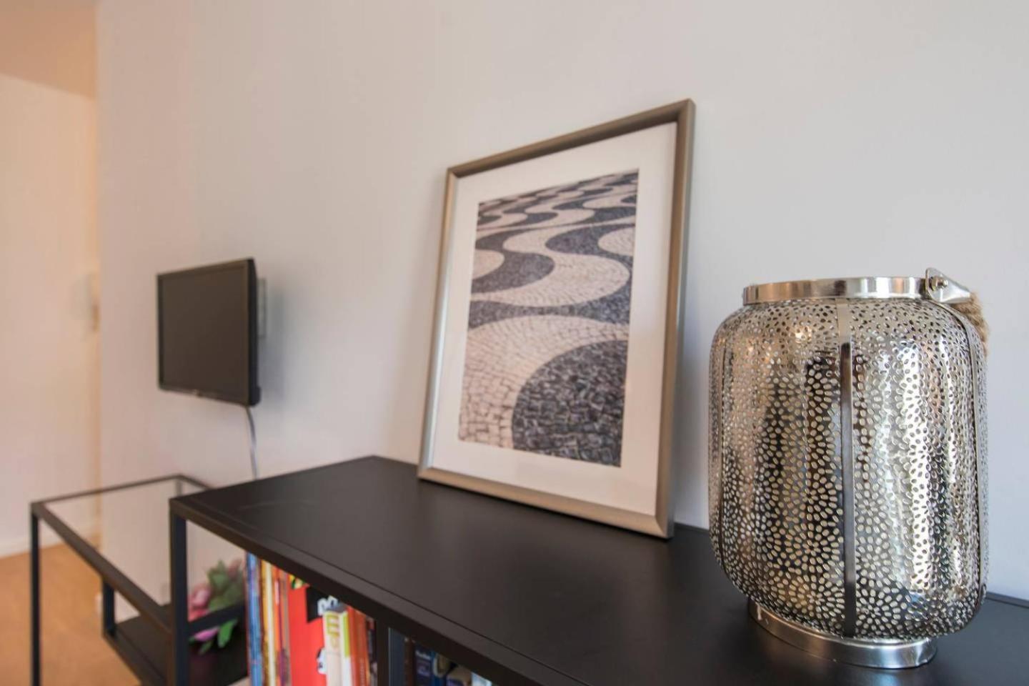 Comfortable Apartment In Campo Pequeno Lisbon Luaran gambar