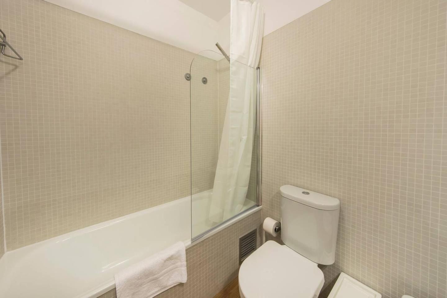 Comfortable Apartment In Campo Pequeno Lisbon Luaran gambar