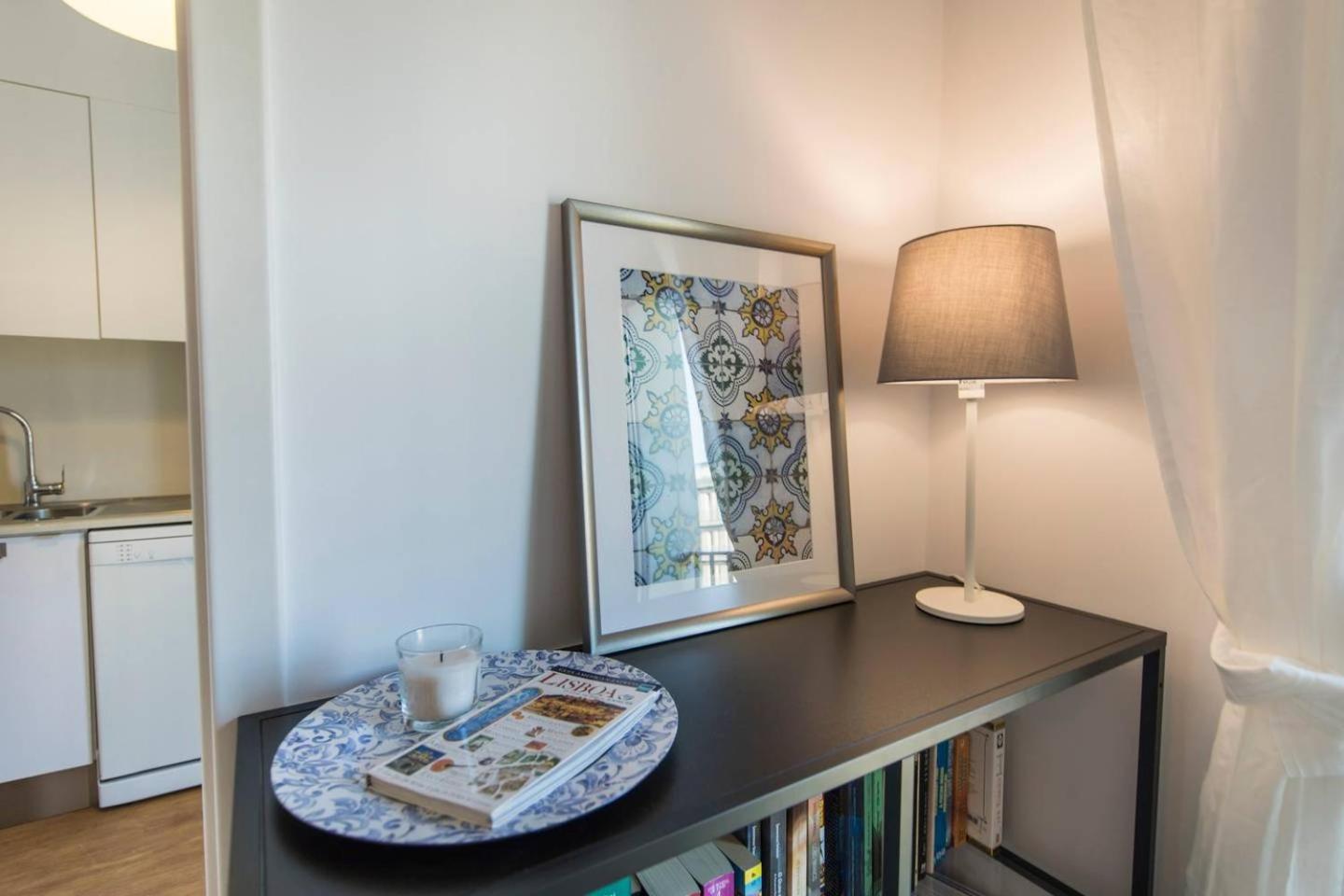Comfortable Apartment In Campo Pequeno Lisbon Luaran gambar