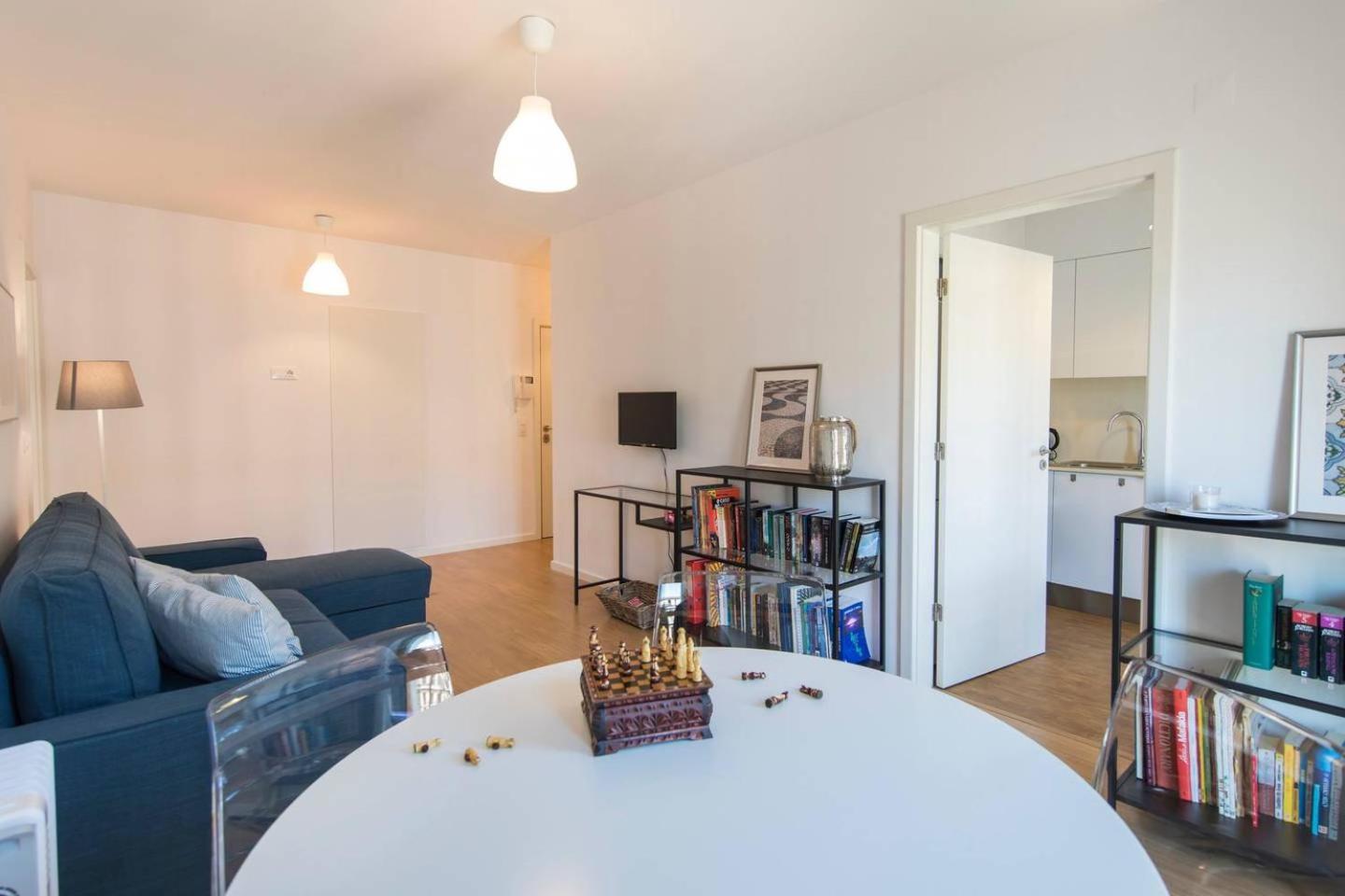 Comfortable Apartment In Campo Pequeno Lisbon Luaran gambar